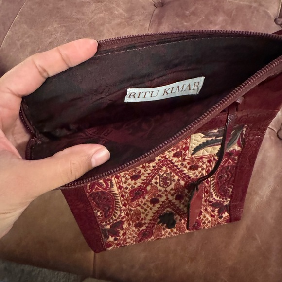 Ritu Kumar Crossbody Bag - Picture 4 of 4